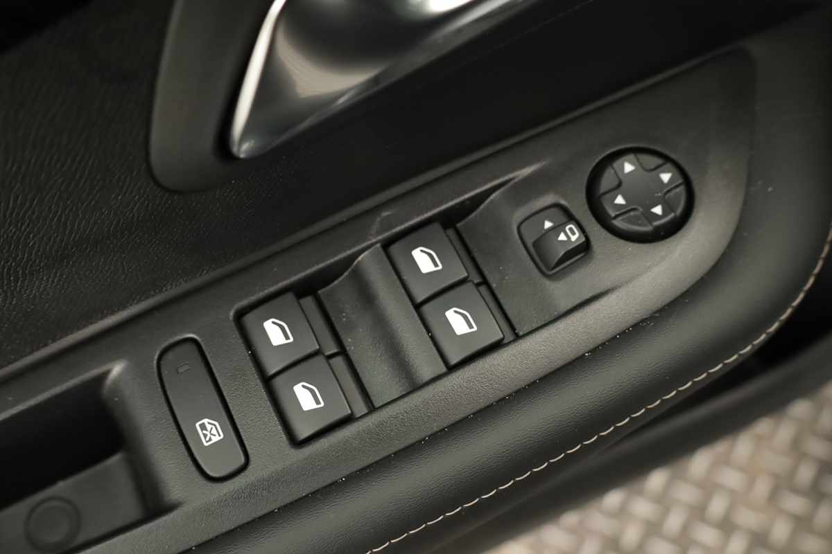 peugeot-208-2025-gasolina-1199cc