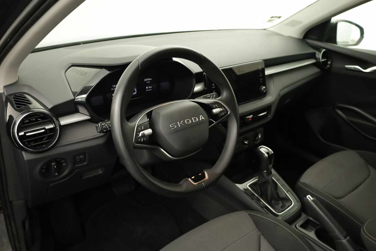 skoda-fabia-2025-gasolina-999cc