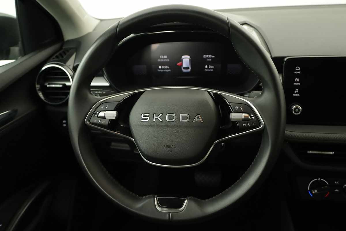 skoda-fabia-2025-gasolina-999cc