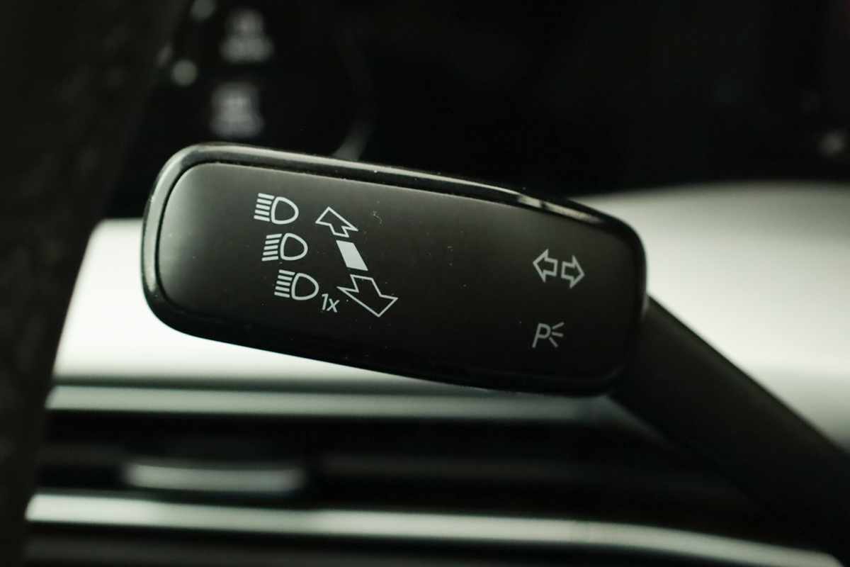 volkswagen-golf-2025-hibrido-a-gasolina-1498cc