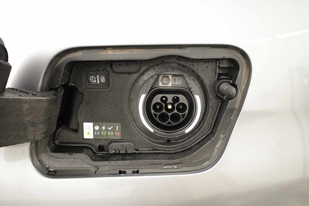 peugeot-3008-2024-hibrido-a-gasolina-1598cc