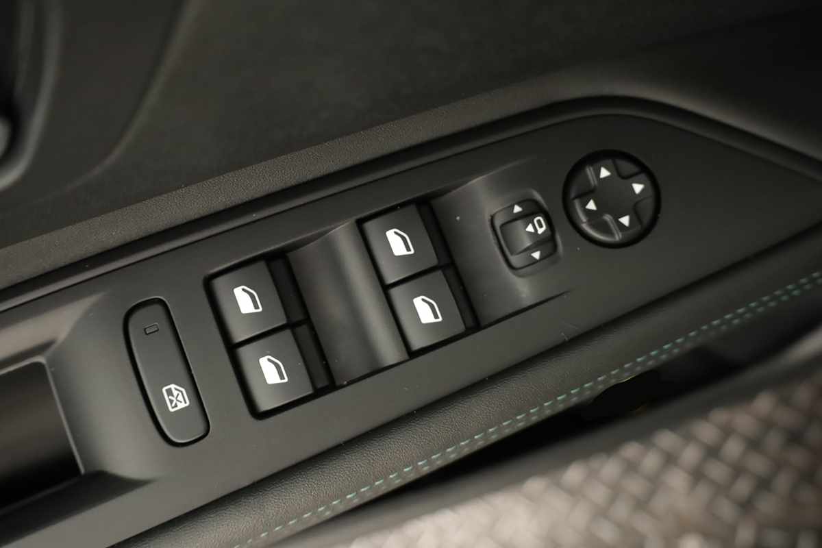 peugeot-3008-2024-hibrido-a-gasolina-1598cc