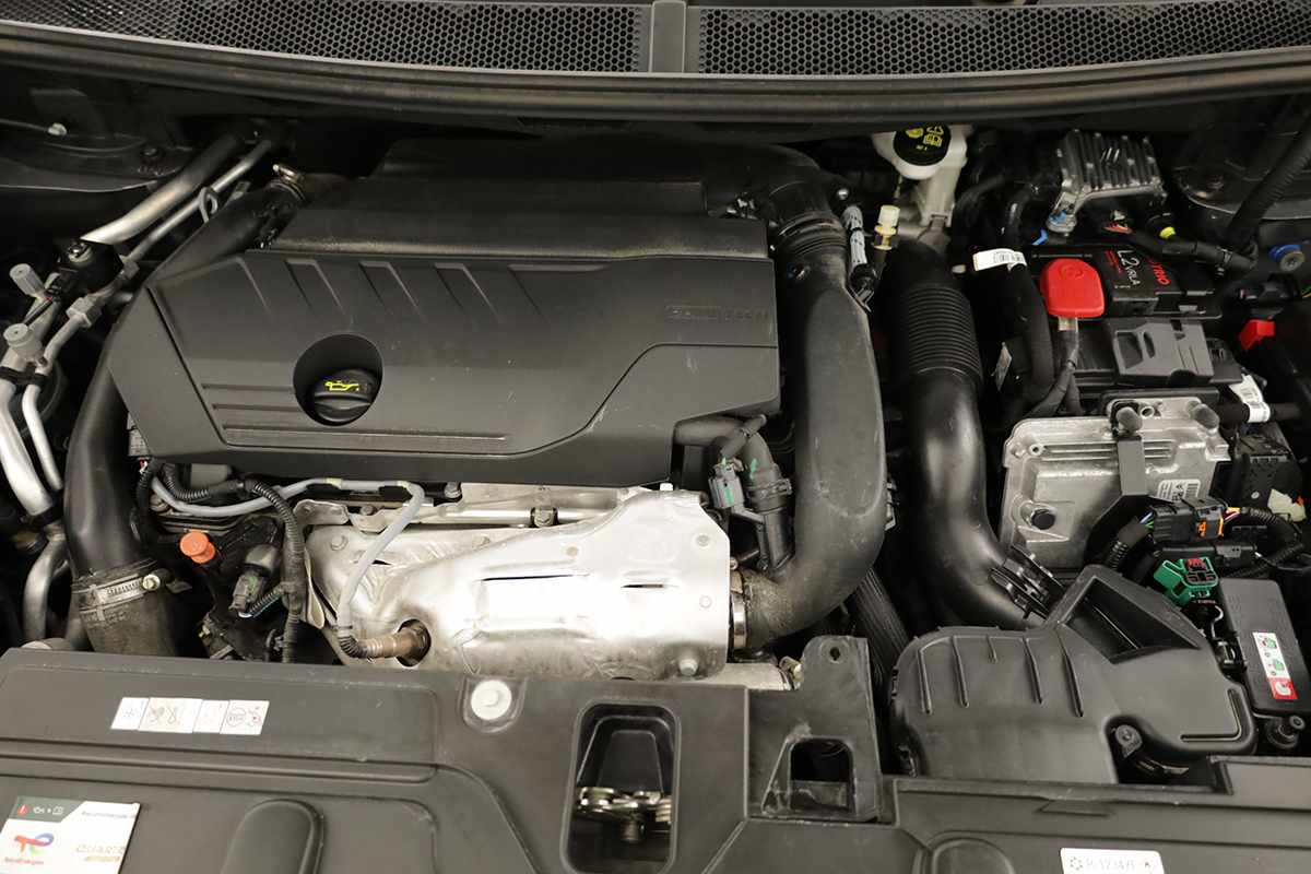 peugeot-3008-2024-hibrido-a-gasolina-1598cc