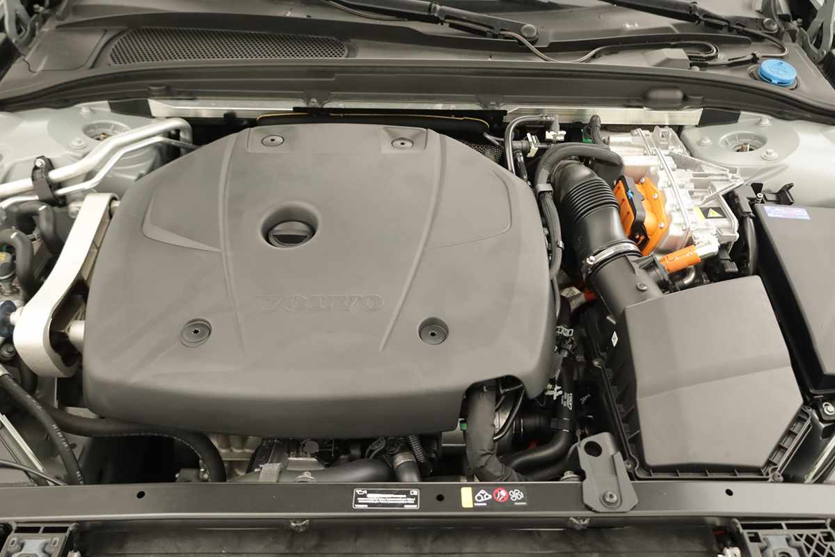 volvo-v60-2025-hibrido-a-gasolina-1969cc