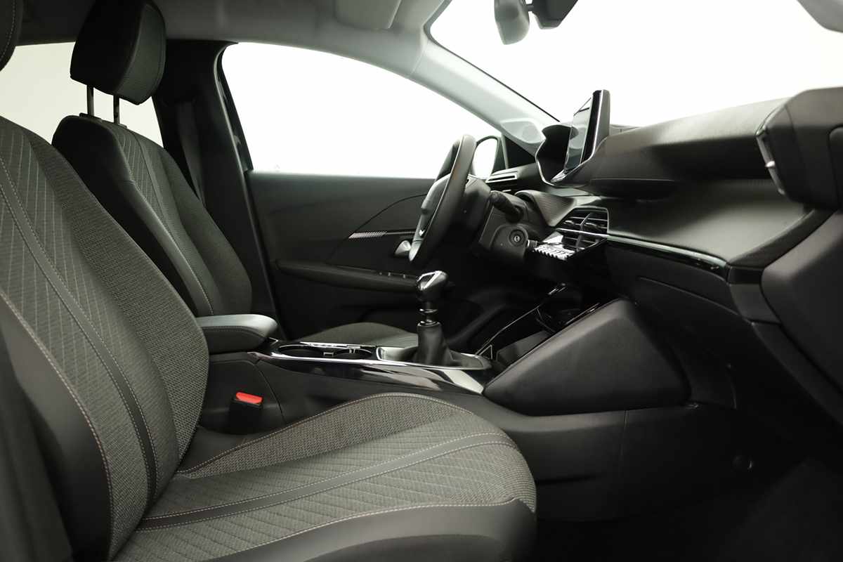 peugeot-208-2025-gasolina-1199cc