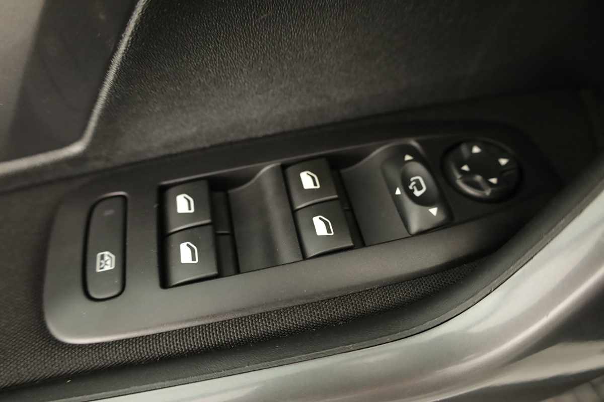 peugeot-2008-2019-gasolina-1199cc