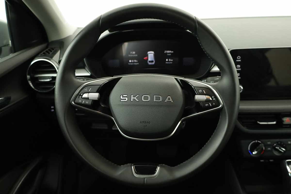 skoda-fabia-2025-gasolina-999cc