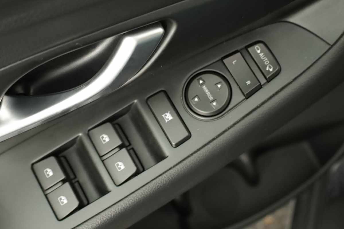 hyundai-i30-2024-gasolina-998cc