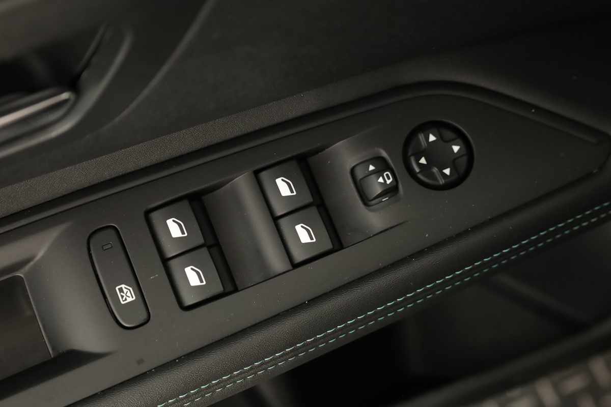 peugeot-3008-2024-hibrido-a-gasolina-1598cc