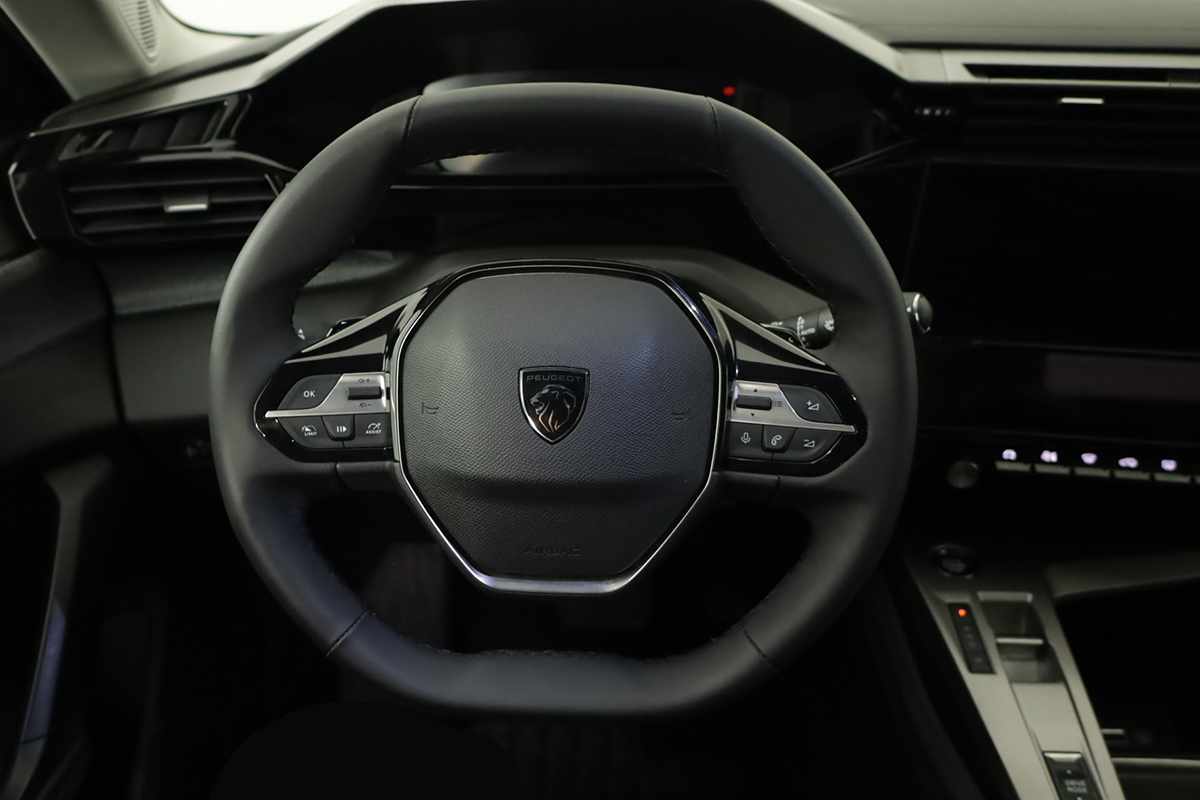 peugeot-308-sw-2024-gasolina-1199cc