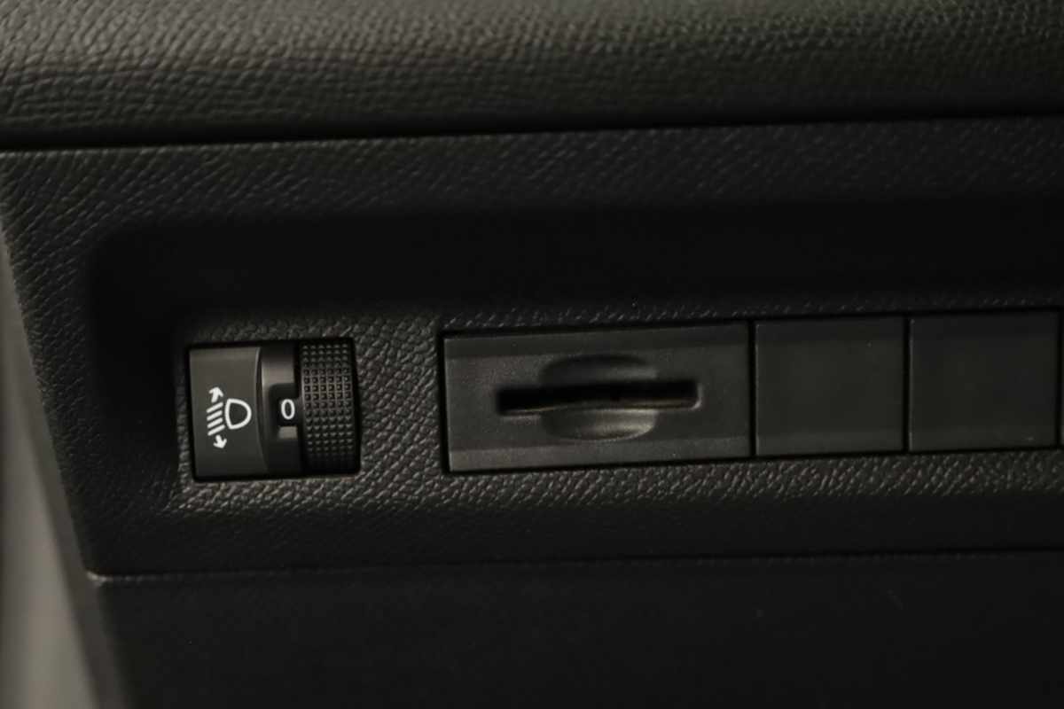 peugeot-308-sw-2024-gasolina-1199cc