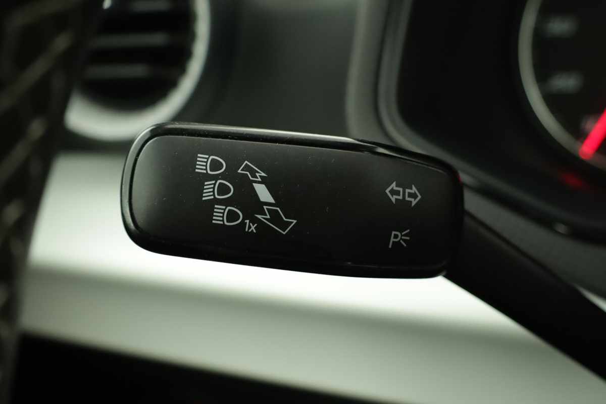 seat-arona-2023-gasolina-999cc