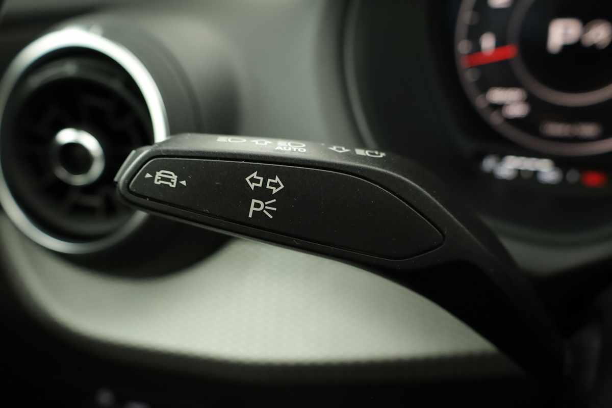 audi-q2-2023-gasolina-1498cc