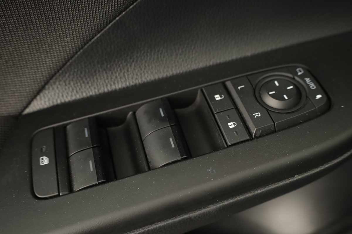 toyota-c-hr-2025-hibrido-a-gasolina-1998cc
