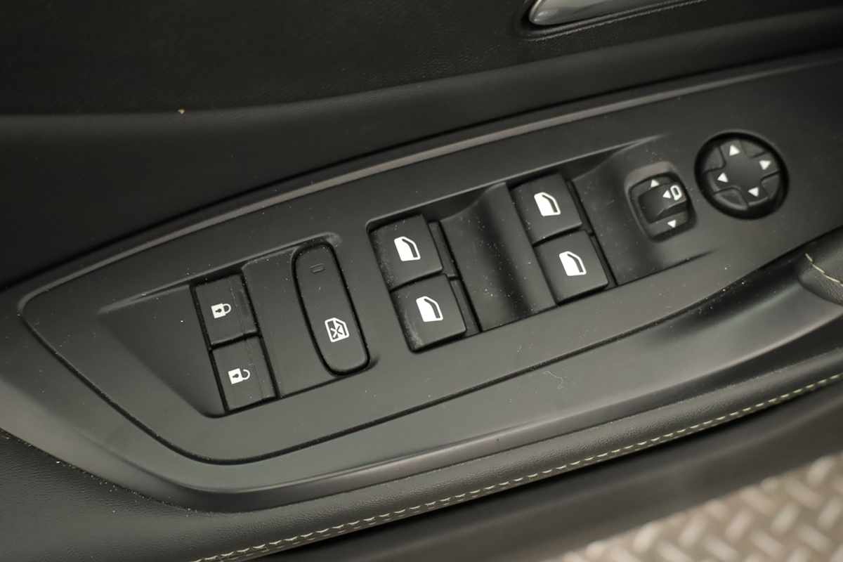 peugeot-308-2024-gasolina-1199cc