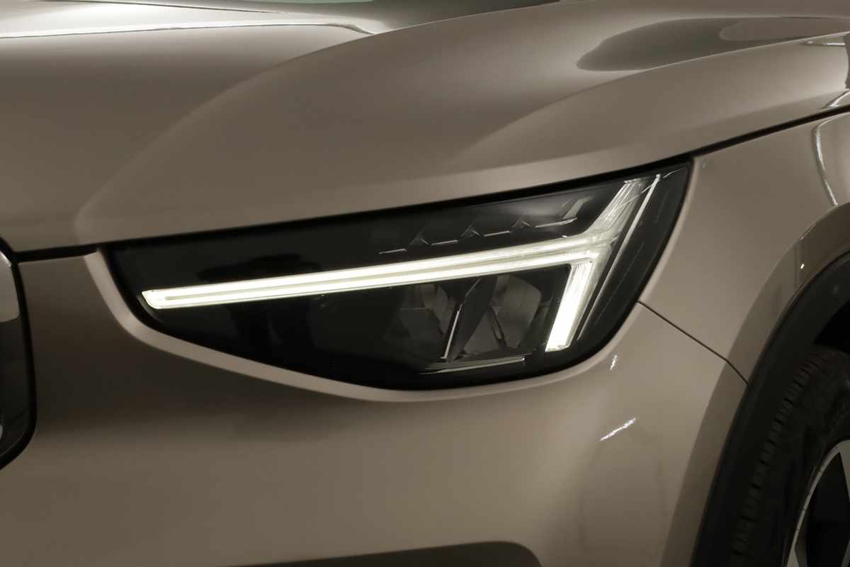 volvo-xc40-2024-gasolina-1477cc