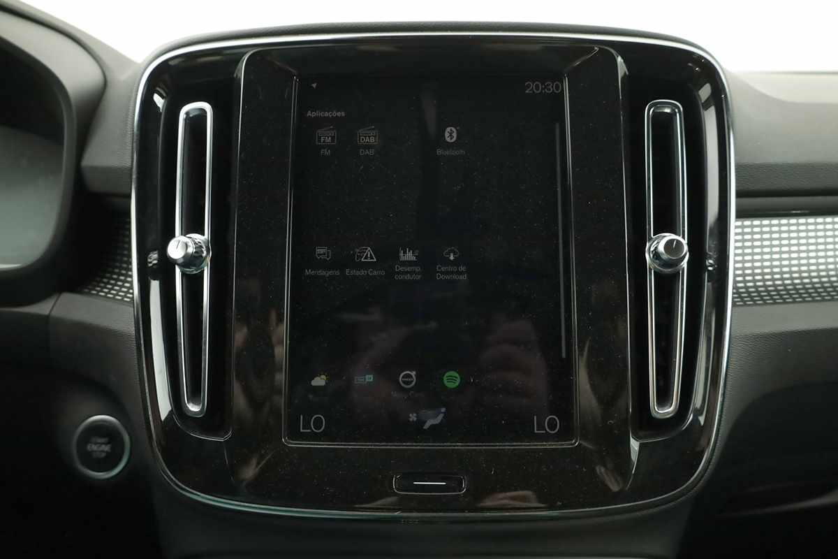 volvo-xc40-2024-gasolina-1477cc
