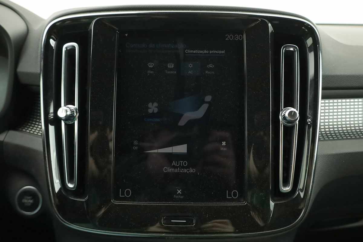 volvo-xc40-2024-gasolina-1477cc