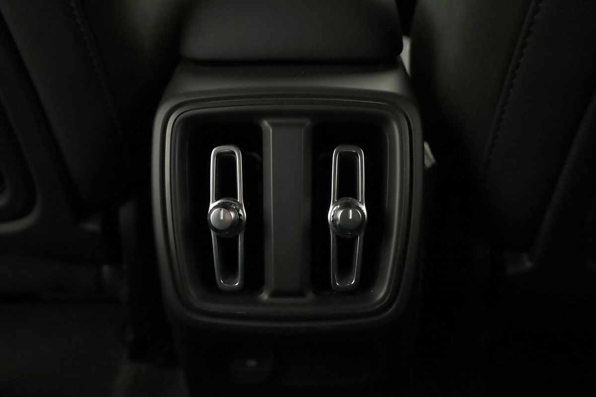 volvo-xc40-2024-gasolina-1477cc