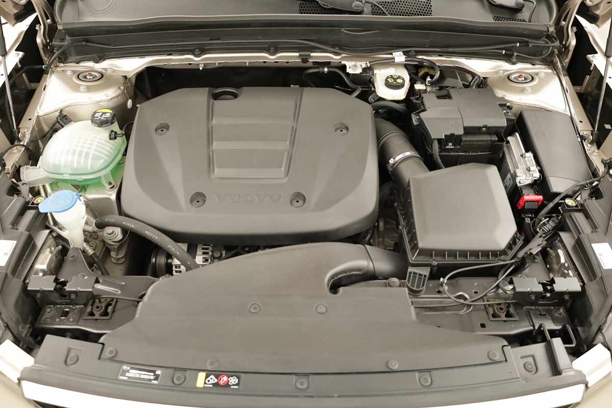 volvo-xc40-2024-gasolina-1477cc