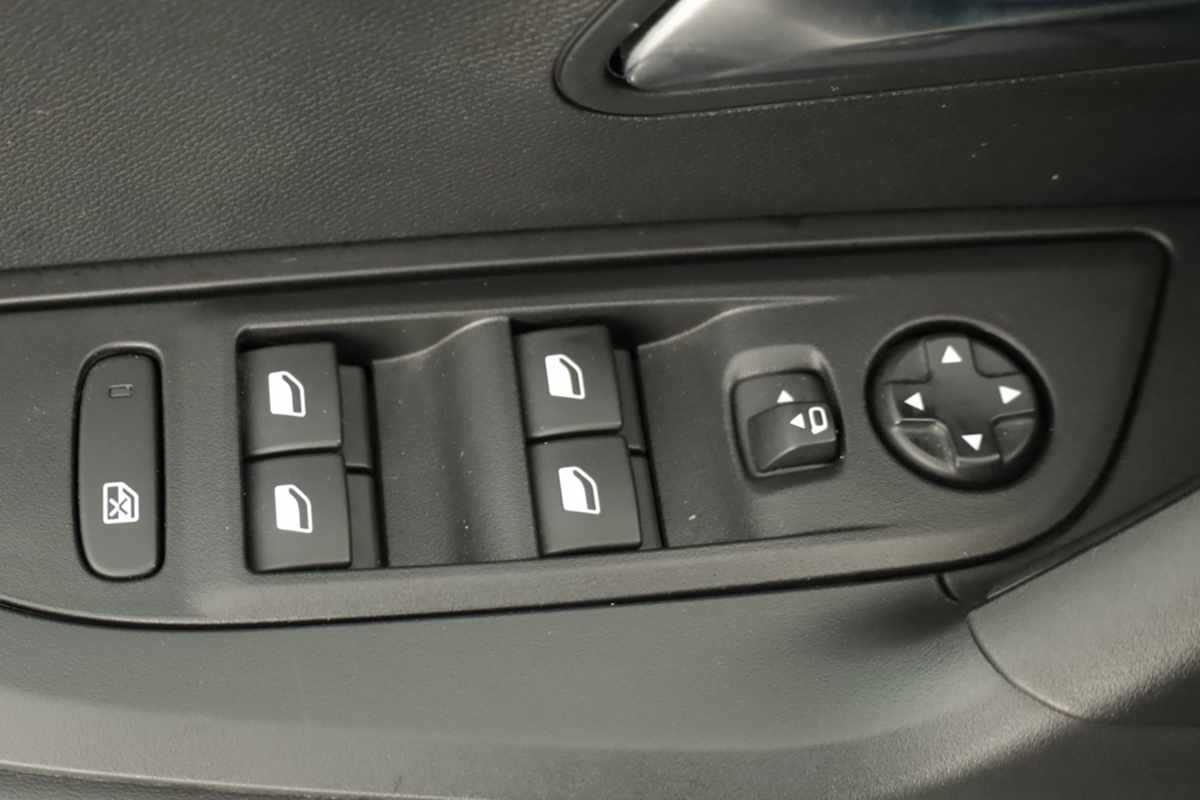 peugeot-2008-2025-gasolina-1199cc