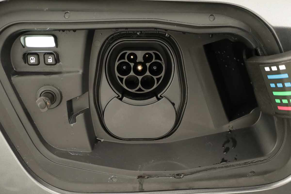 renault-rafale-2025-hibrido-a-gasolina-1199cc