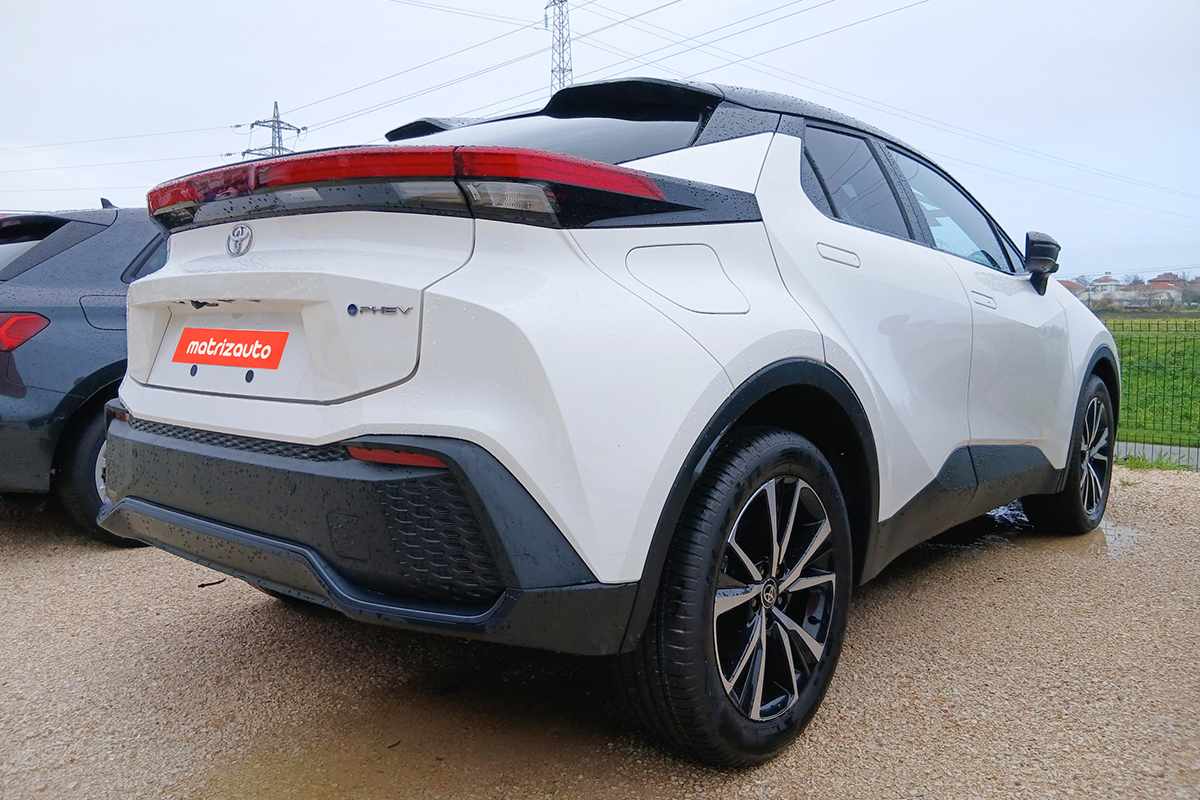 toyota-c-hr-2025-hibrido-a-gasolina-1987cc