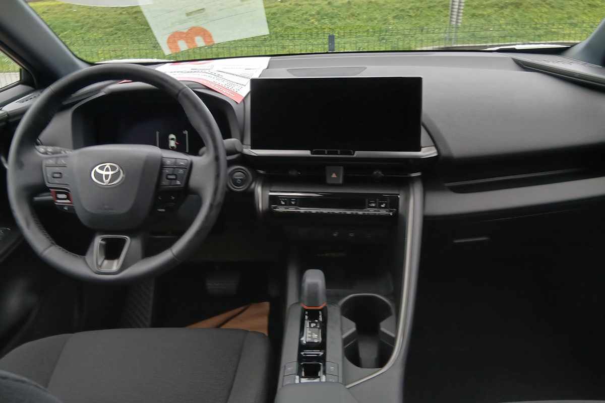 toyota-c-hr-2025-hibrido-a-gasolina-1987cc