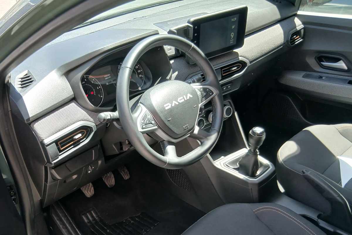 dacia-sandero-2024-gasolina-999cc