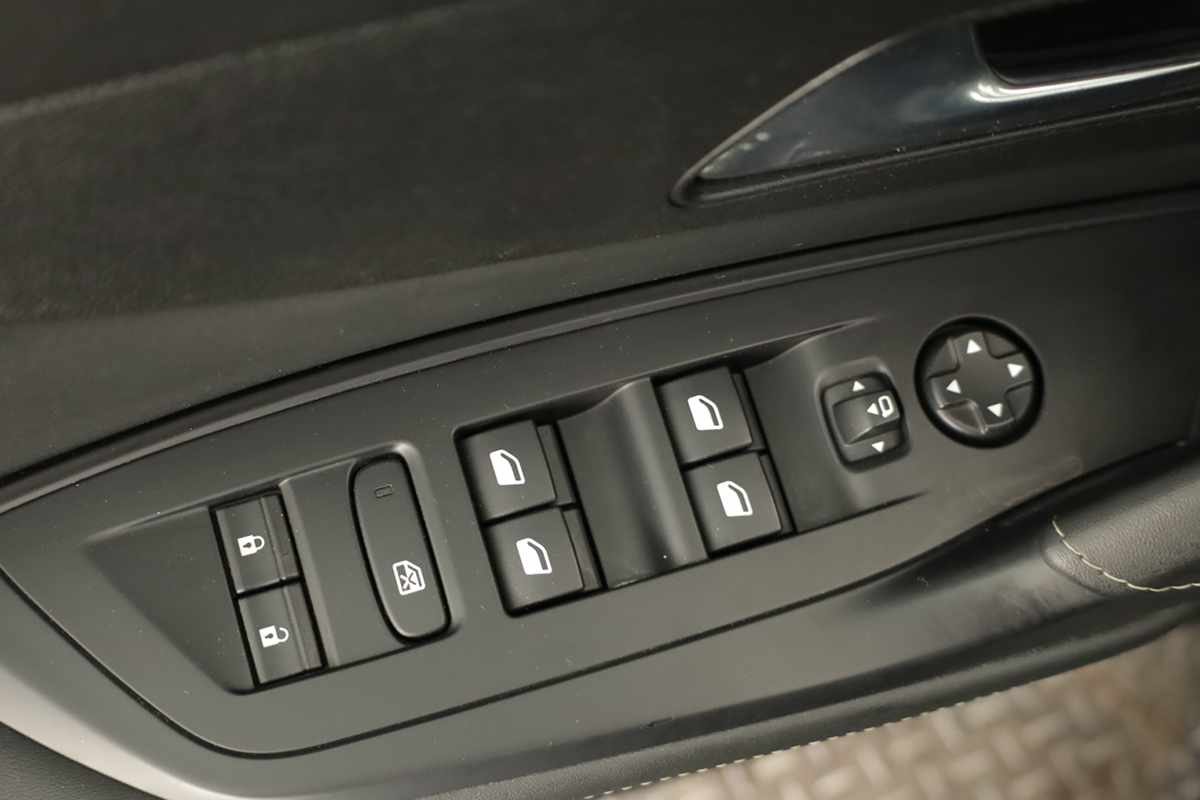 peugeot-308-2024-gasolina-1199cc