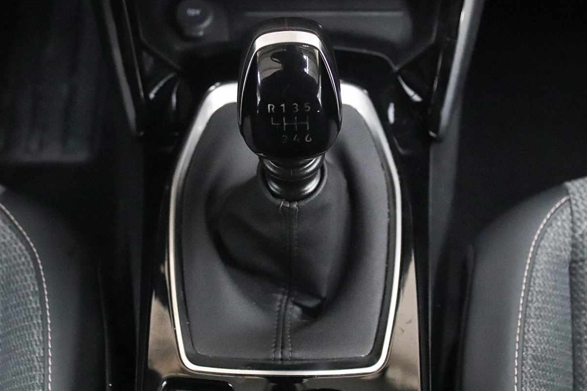 peugeot-2008-2024-gasolina-1199cc