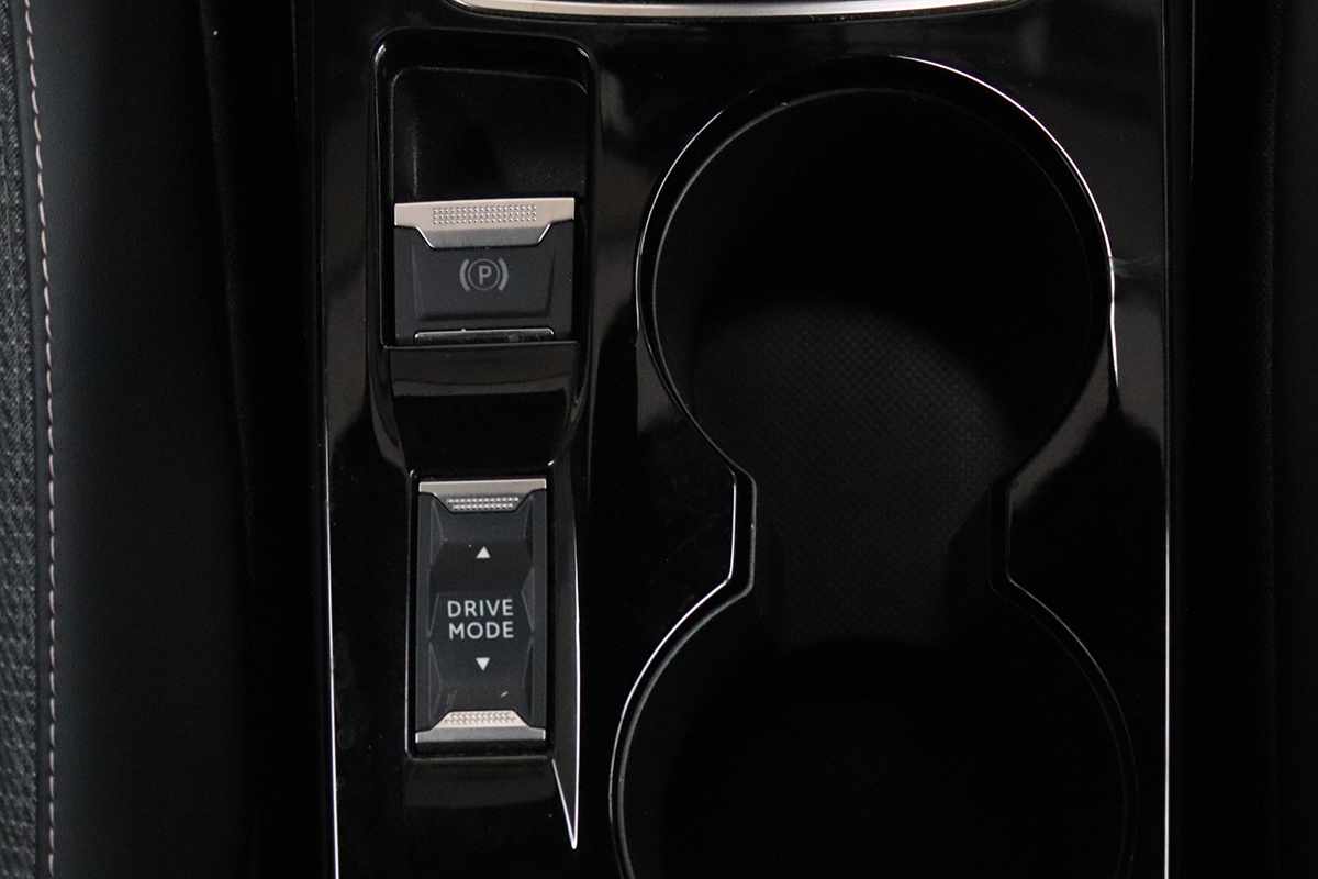peugeot-2008-2024-gasolina-1199cc