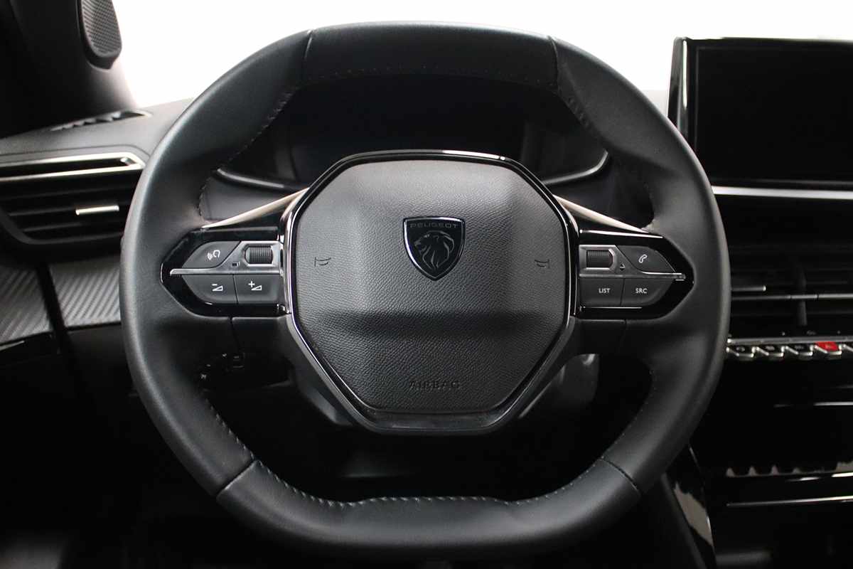 peugeot-2008-2024-gasolina-1199cc