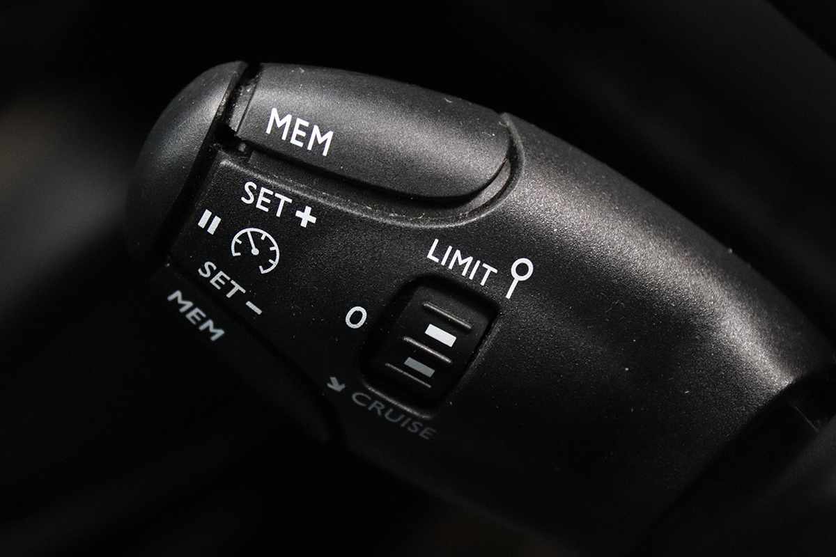 peugeot-2008-2024-gasolina-1199cc