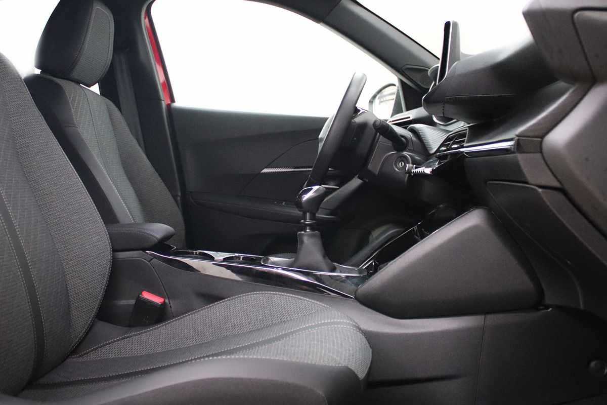 peugeot-2008-2024-gasolina-1199cc