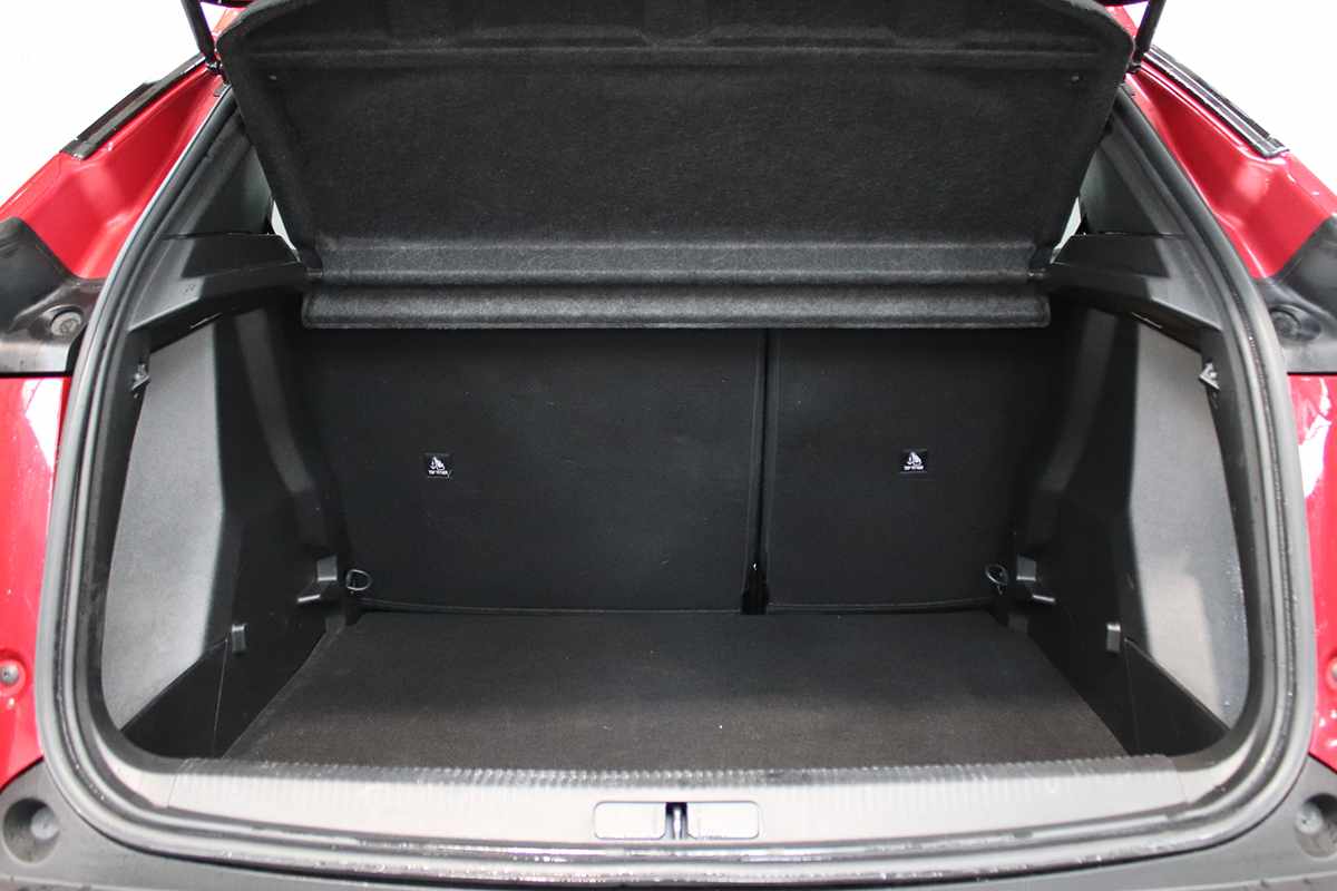 peugeot-2008-2024-gasolina-1199cc