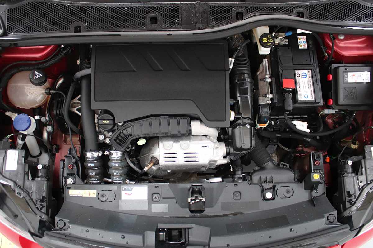 peugeot-2008-2024-gasolina-1199cc