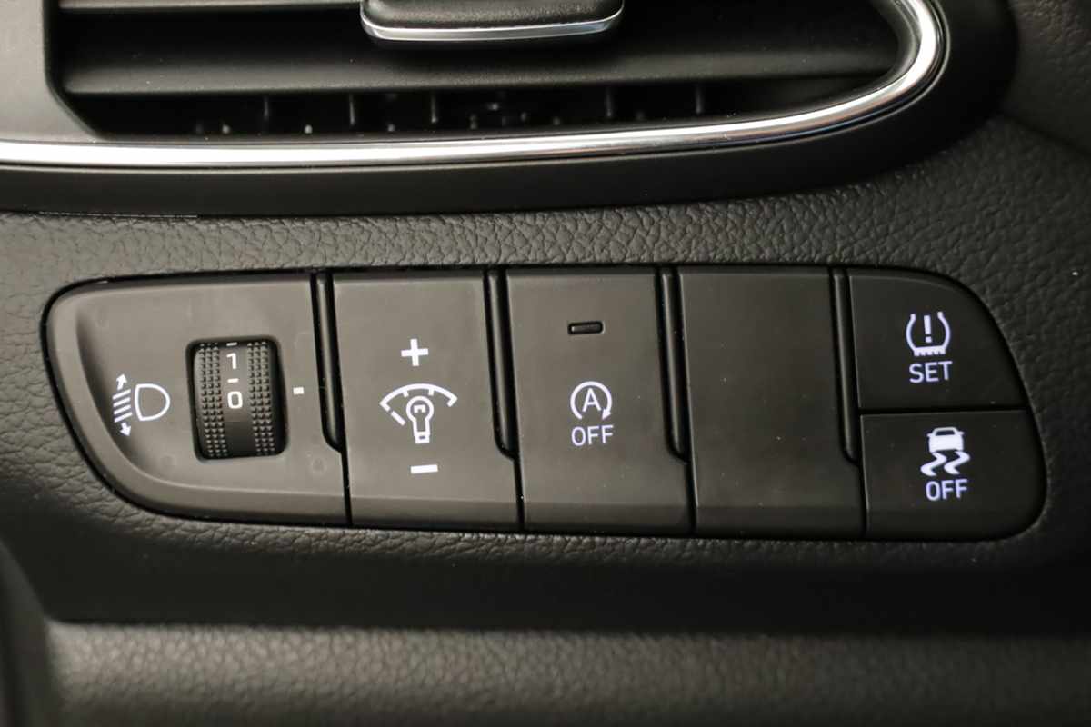 hyundai-i30-sw-2025-gasolina-998cc