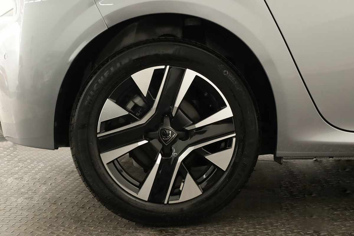 peugeot-208-2025-gasolina-1199cc