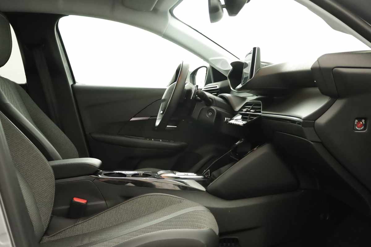 peugeot-208-2025-gasolina-1199cc