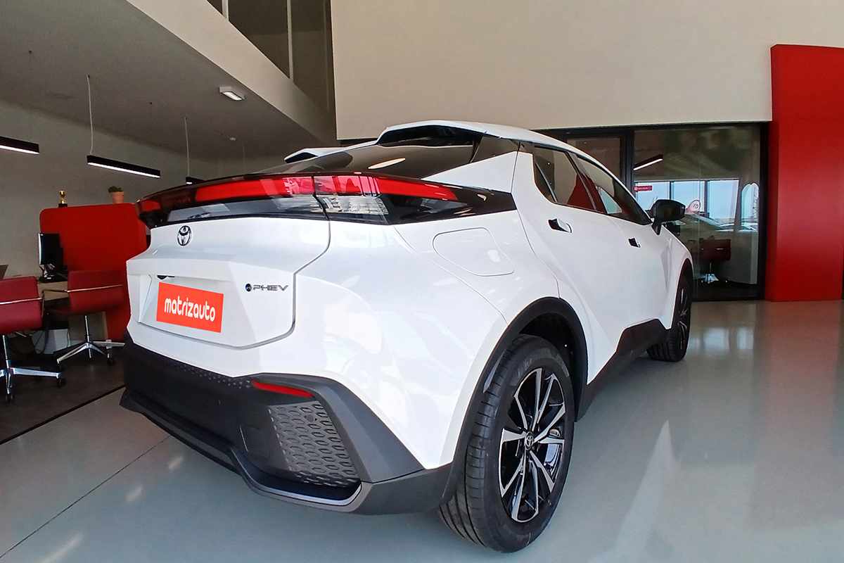 toyota-c-hr-2025-hibrido-a-gasolina-1998cc