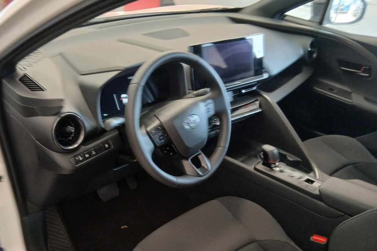 toyota-c-hr-2025-hibrido-a-gasolina-1998cc