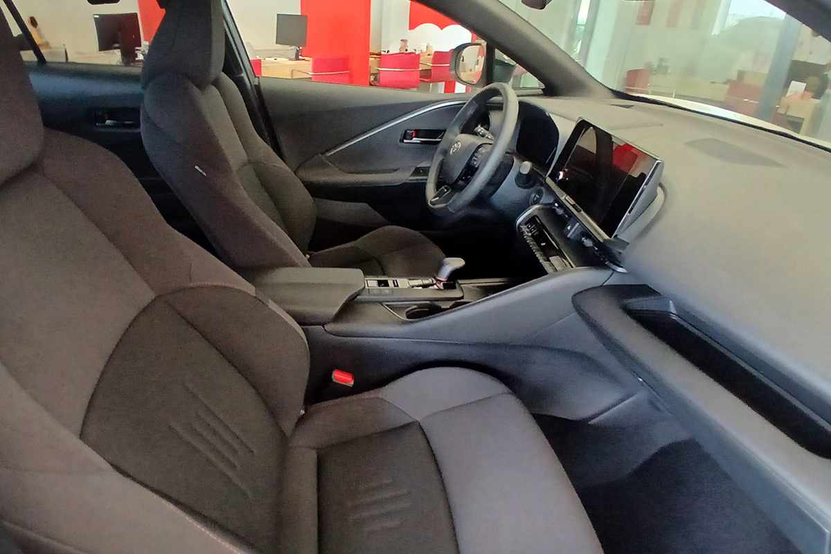 toyota-c-hr-2025-hibrido-a-gasolina-1998cc