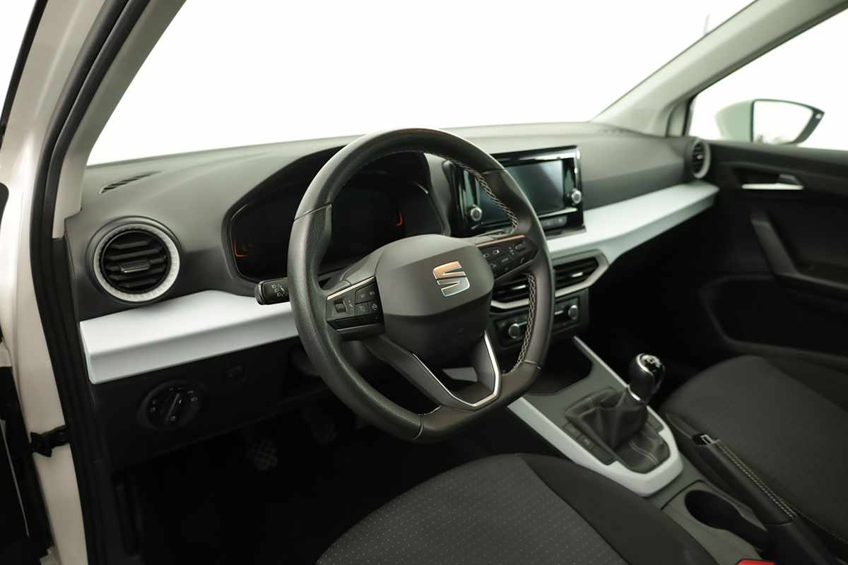 seat-arona-2023-gasolina-999cc