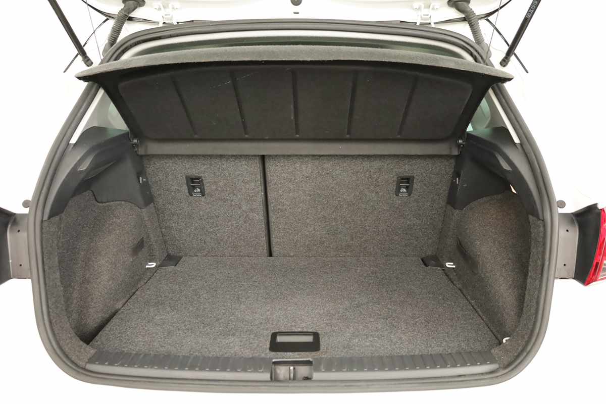 seat-arona-2023-gasolina-999cc