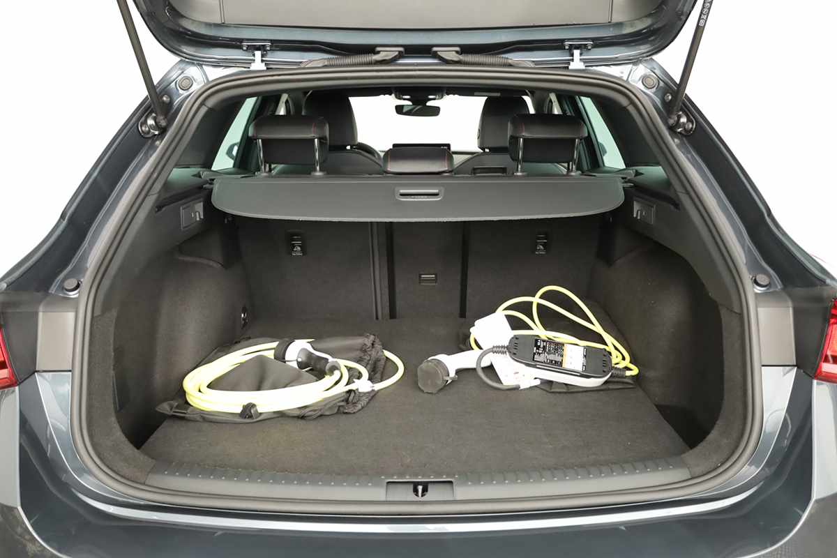 seat-leon-st-2025-hibrido-a-gasolina-1498cc