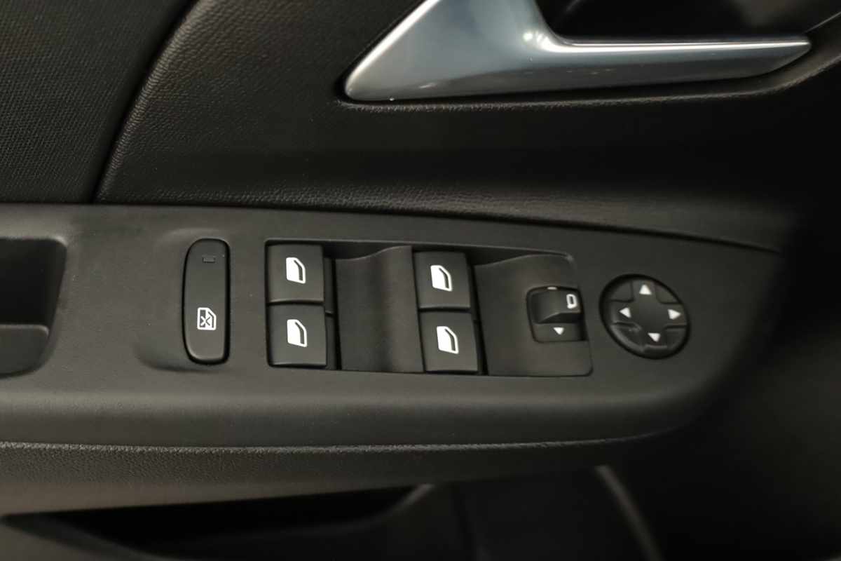 opel-corsa-2025-gasolina-1199cc