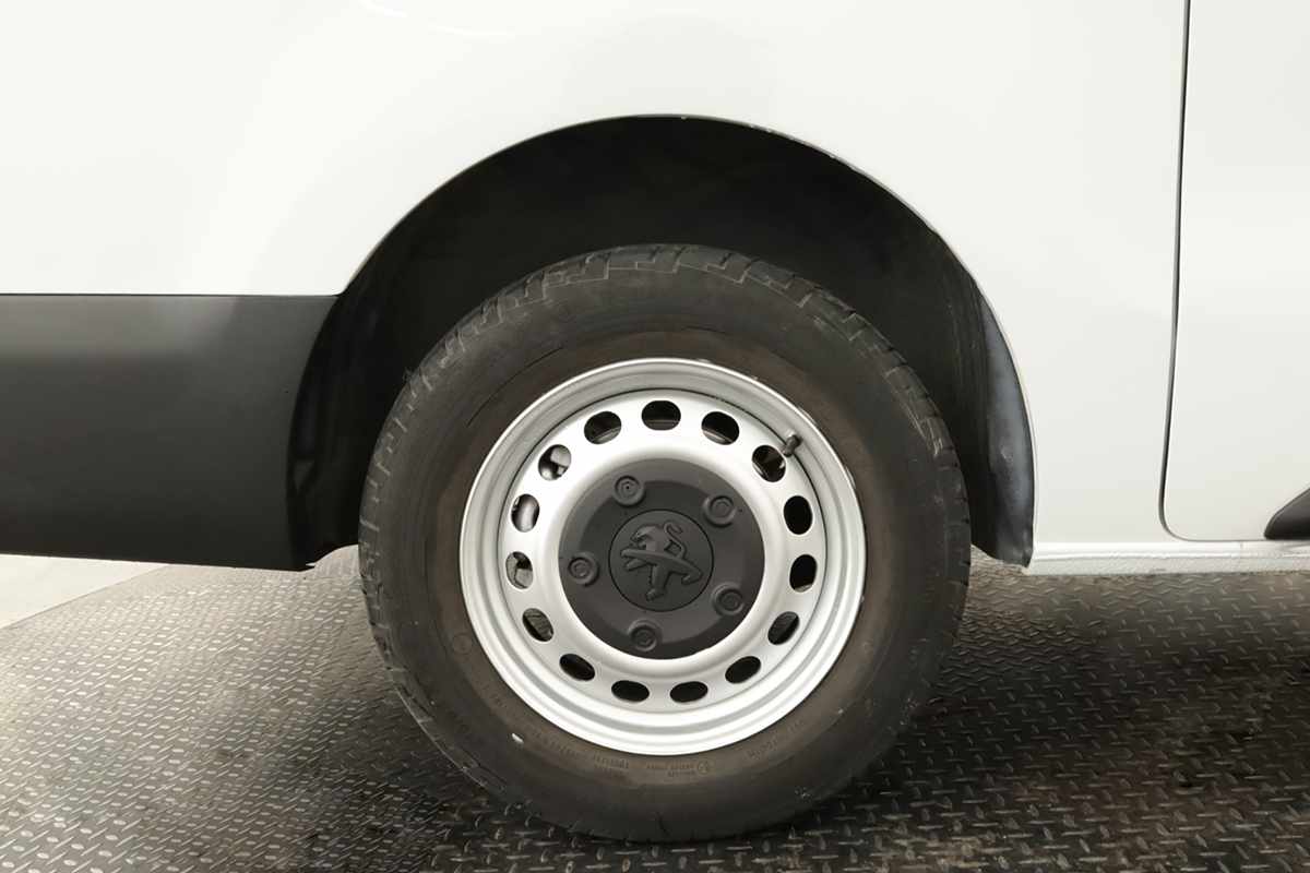 peugeot-expert-2024-diesel-1997cc