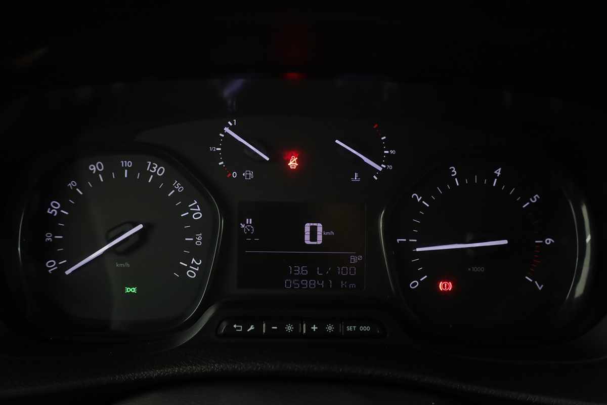 peugeot-expert-2024-diesel-1997cc