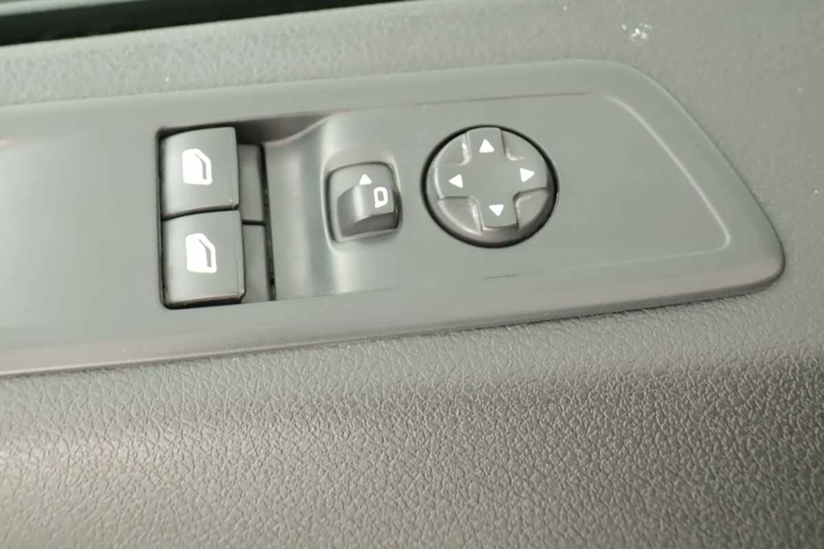 peugeot-expert-2024-diesel-1997cc